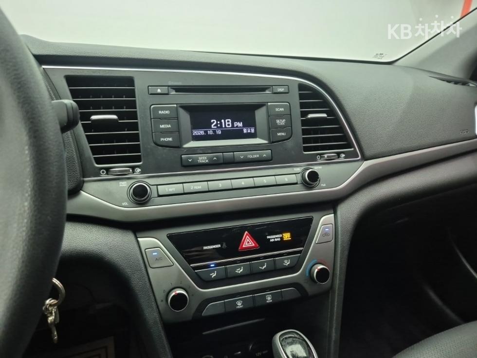 Hyundai Elantra — miniaturë 14