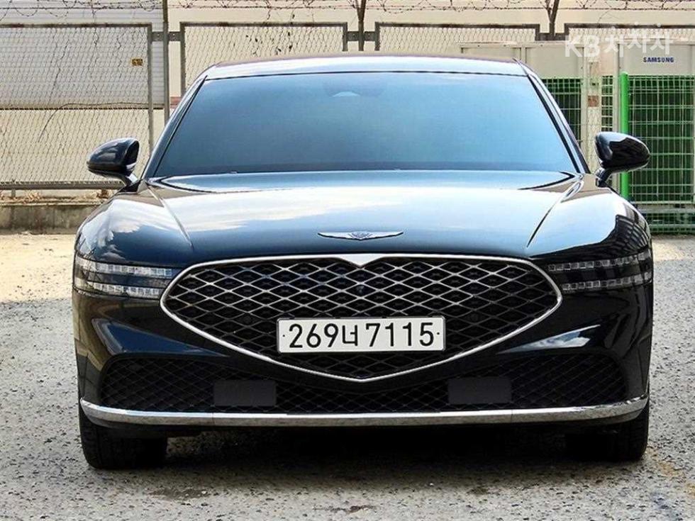 Genesis G90 BASE MODEL — фото 1