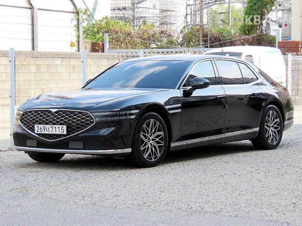 Genesis G90 BASE MODEL — фото 2