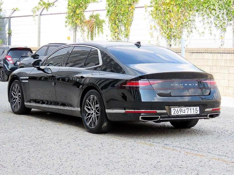 Genesis G90 BASE MODEL — фото 3