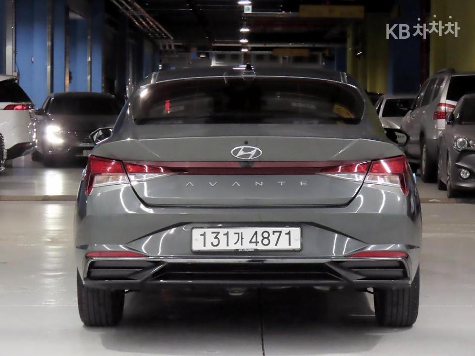 Hyundai Avante — фото 3