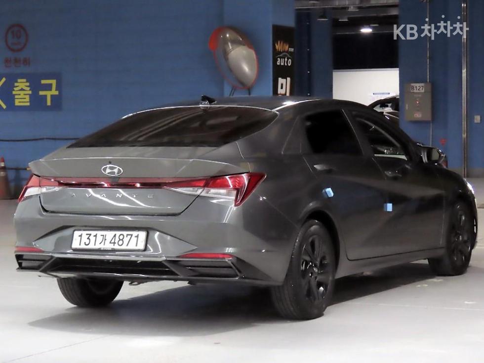 Hyundai Avante — фото 4