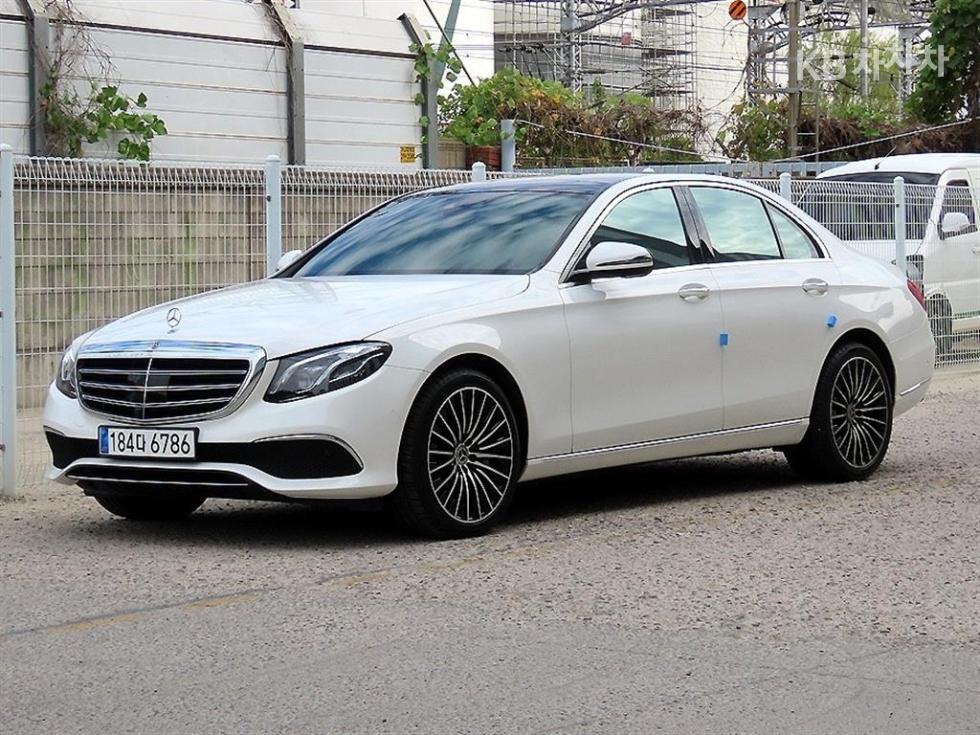Mercedes-Benz E-Class EXCLUSIVE — фото 2