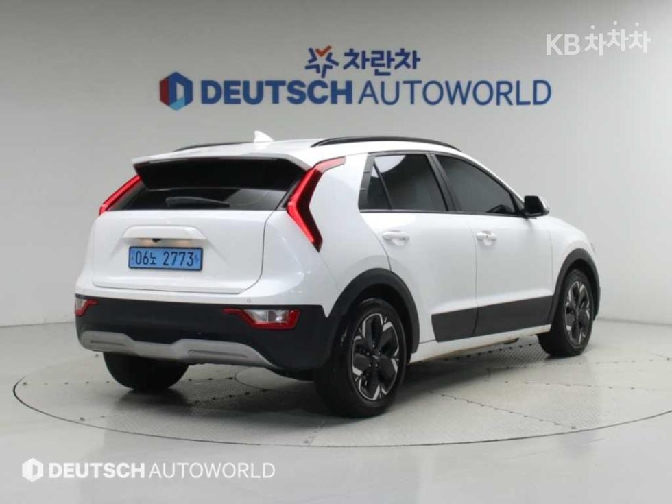 Kia BASE MODEL — фото 2