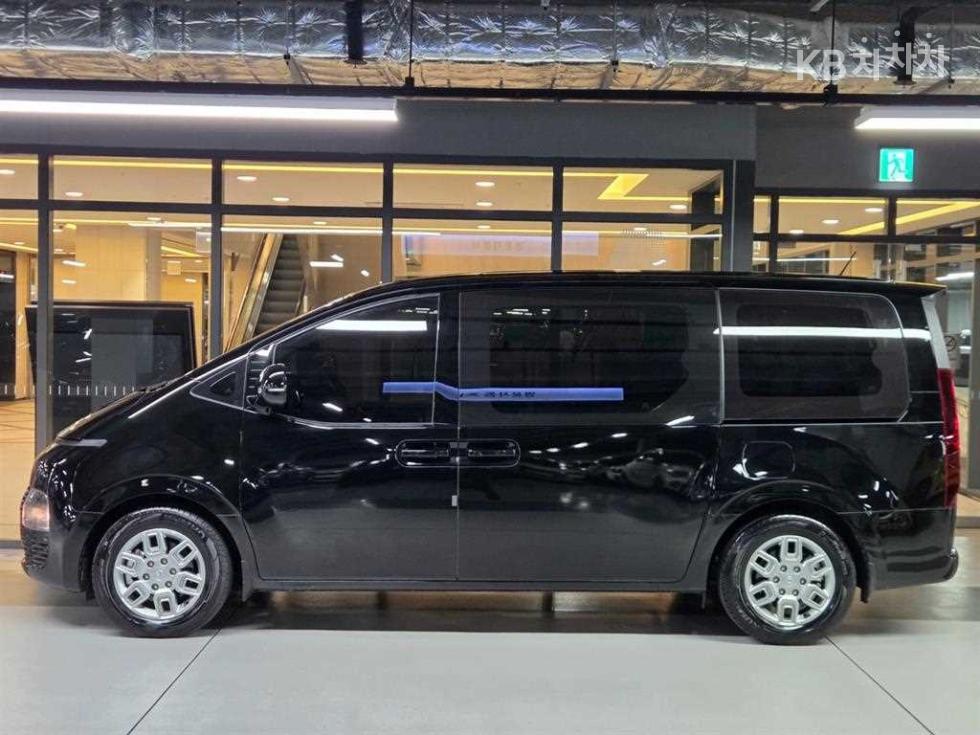 Hyundai Staria — miniaturë 5