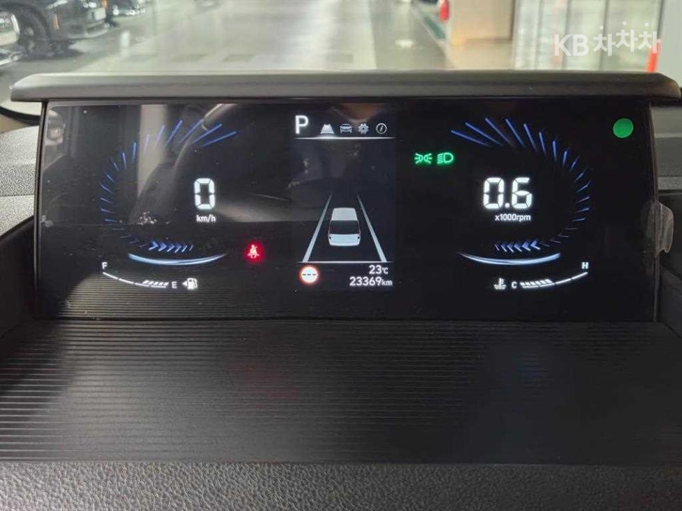 Hyundai Staria — miniaturë 14