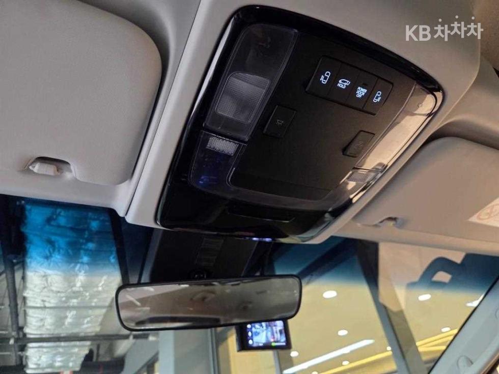 Hyundai Staria — miniaturë 18