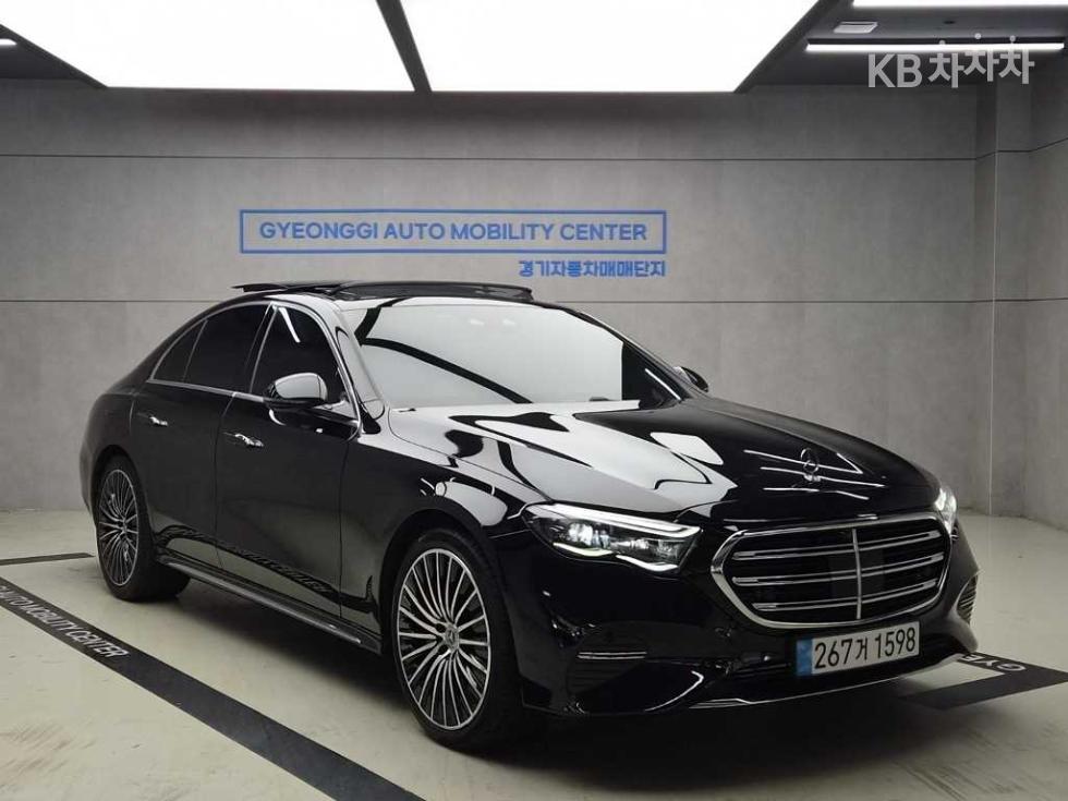 Mercedes-Benz E-Class Exclusive — фото 1
