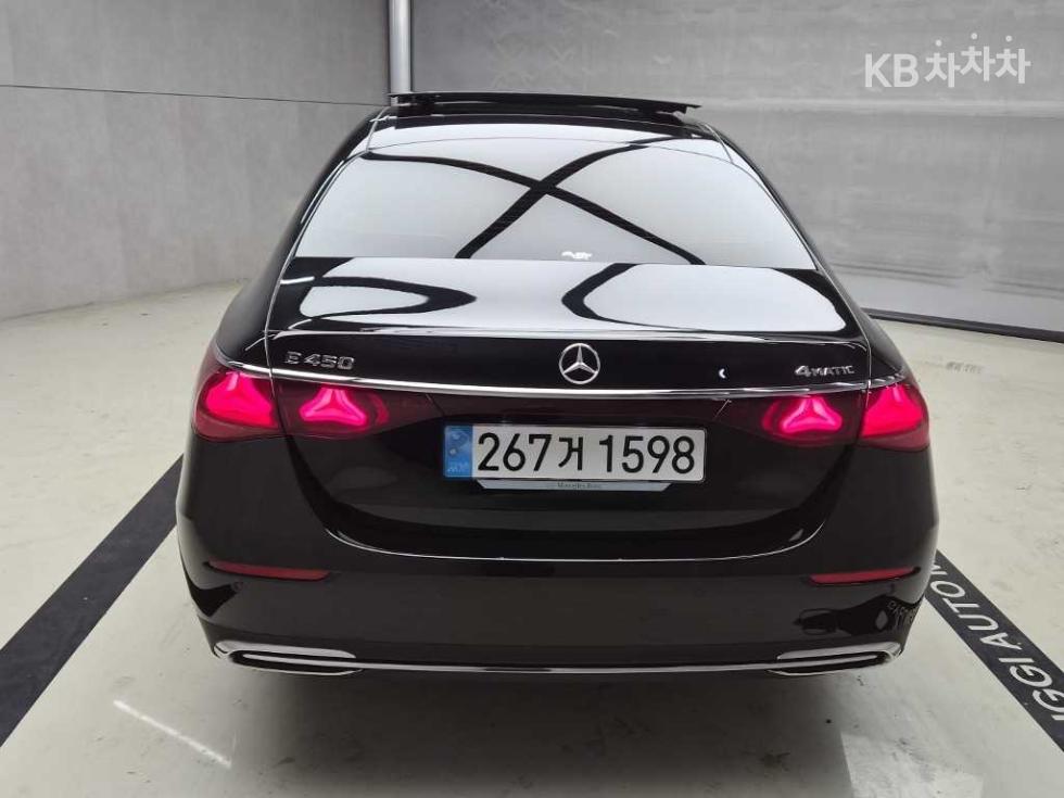 Mercedes-Benz E-Class Exclusive — фото 3