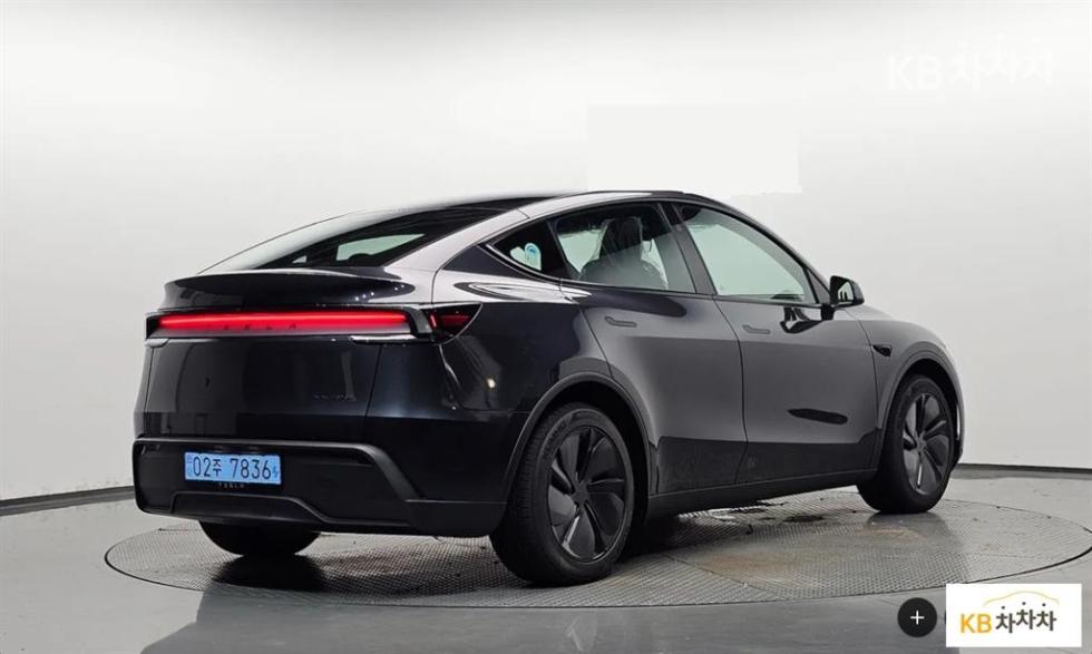 Tesla Model Y Premium — фото 2