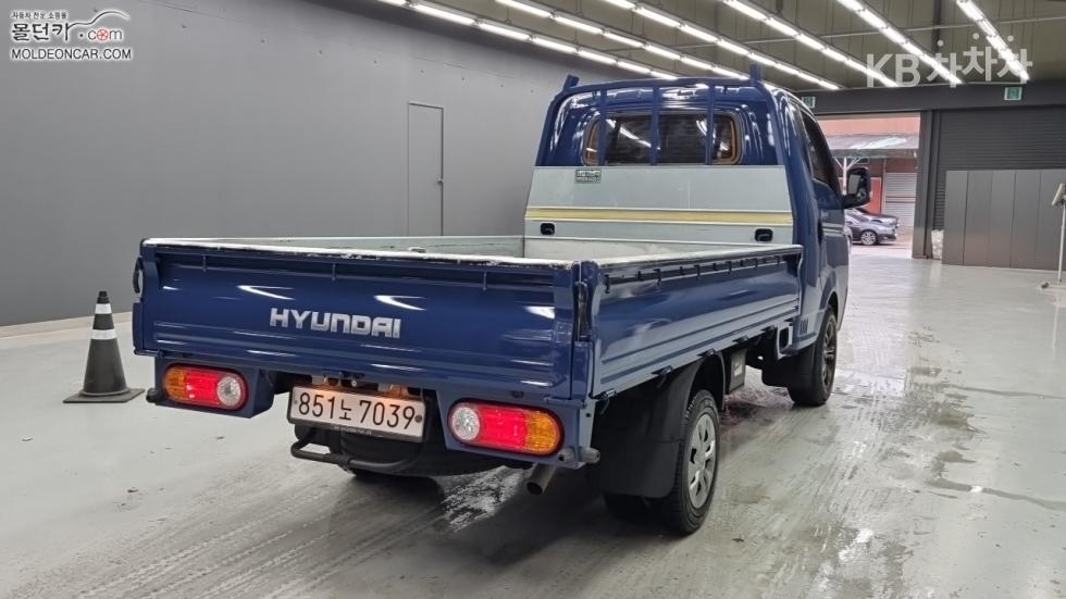 Hyundai Premium — фото 2
