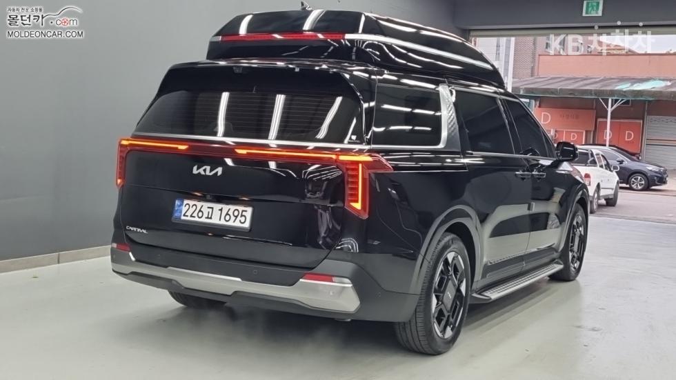 Kia Carnival SIGNATURE — фото 2