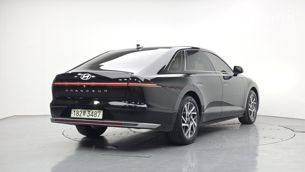 Hyundai Grandeur Premium — фото 2