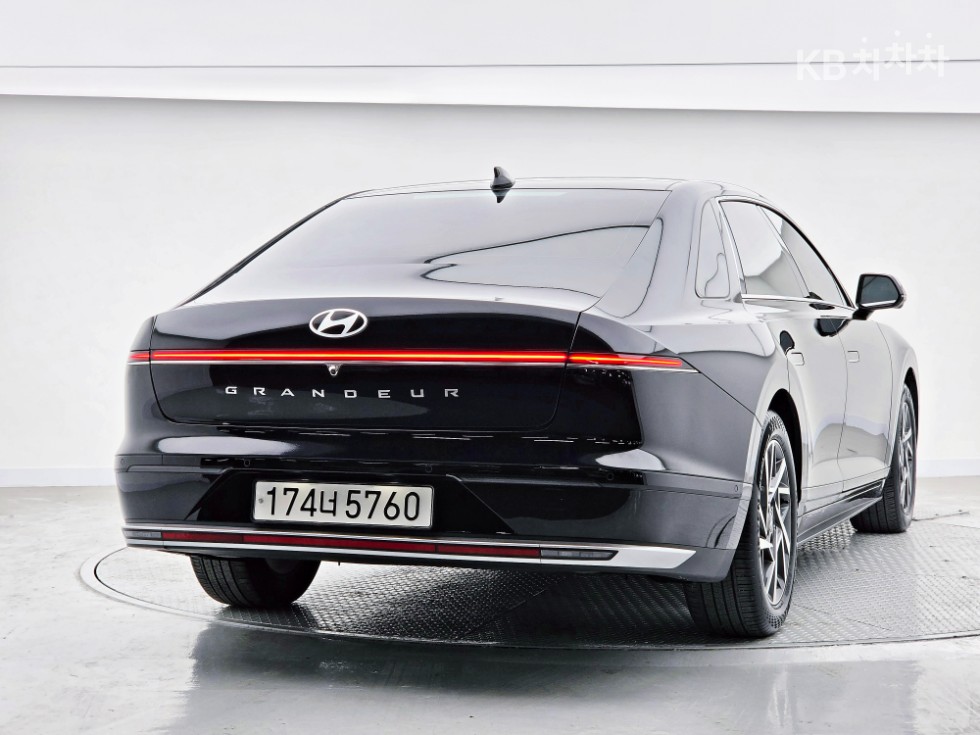 Hyundai Grandeur EXCLUSIVE — фото 3