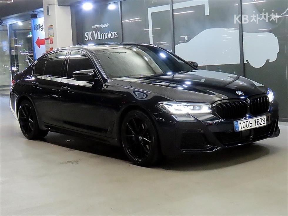 BMW 5 Series M Sport — фото 1