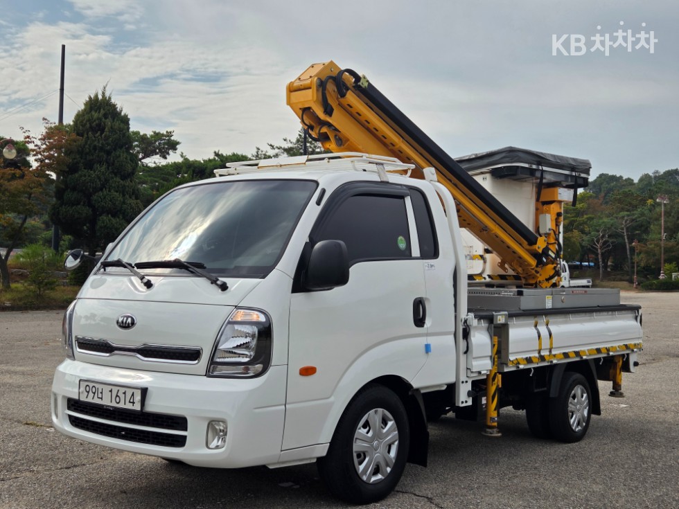 Kia BASE MODEL — фото 2