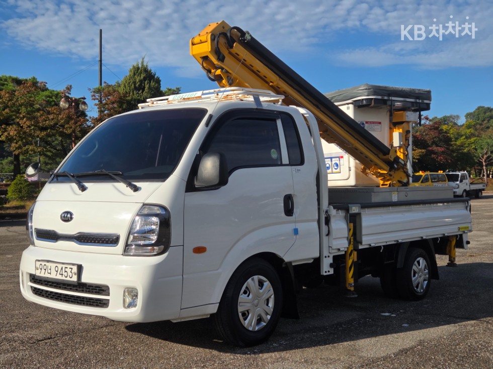 Kia BASE MODEL — фото 2