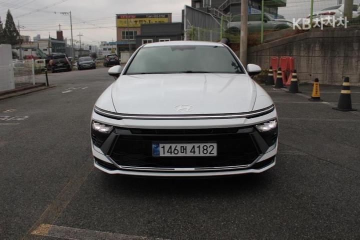 Hyundai Sonata 2.0 LPG 모빌리티 기본형 — foto 1