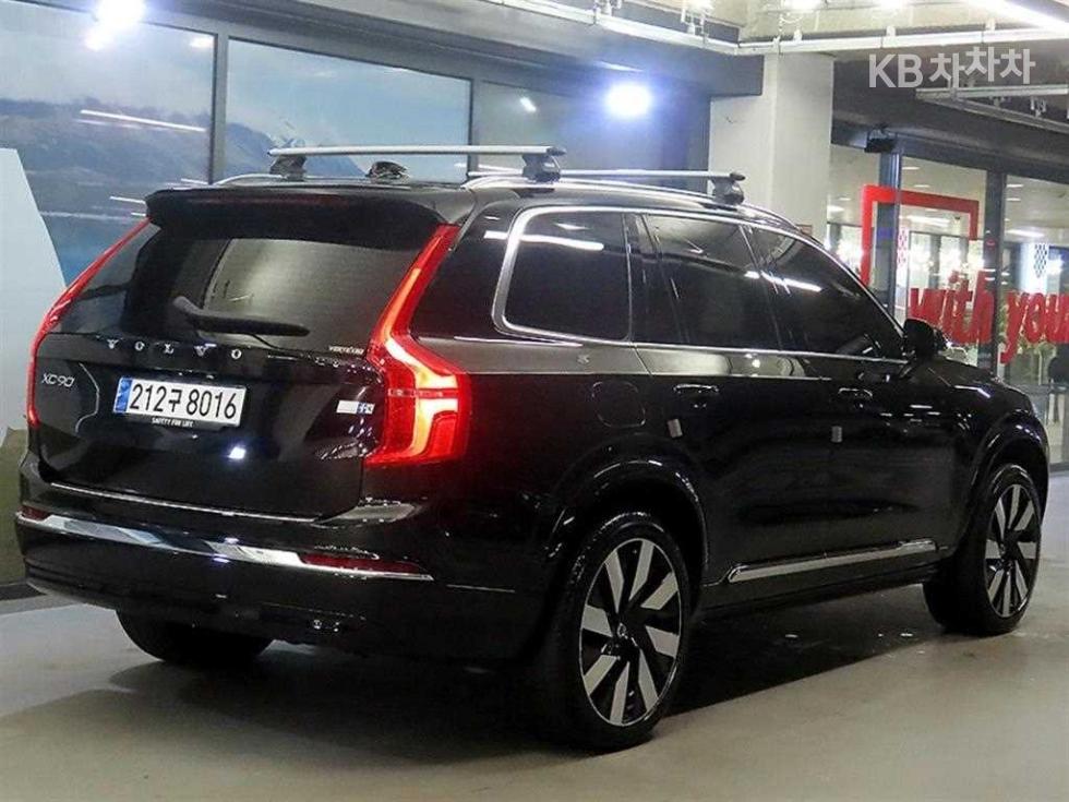 Volvo XC90 Ultimate Bright — фото 4