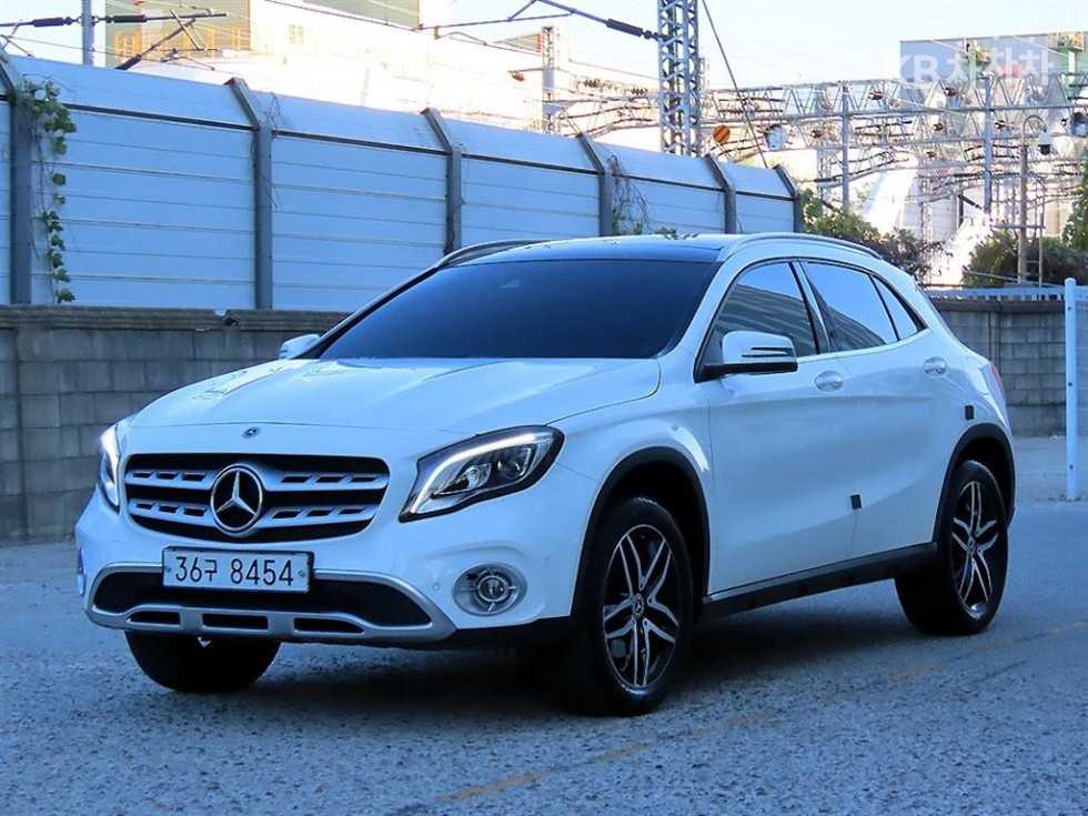 Mercedes-Benz GLA-Class Premium — фото 2