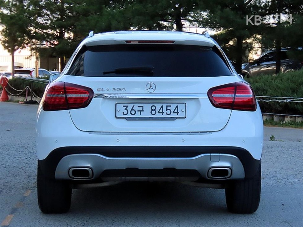Mercedes-Benz GLA-Class Premium — фото 4