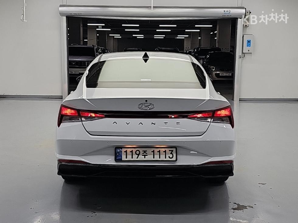 Hyundai Avante — фото 3
