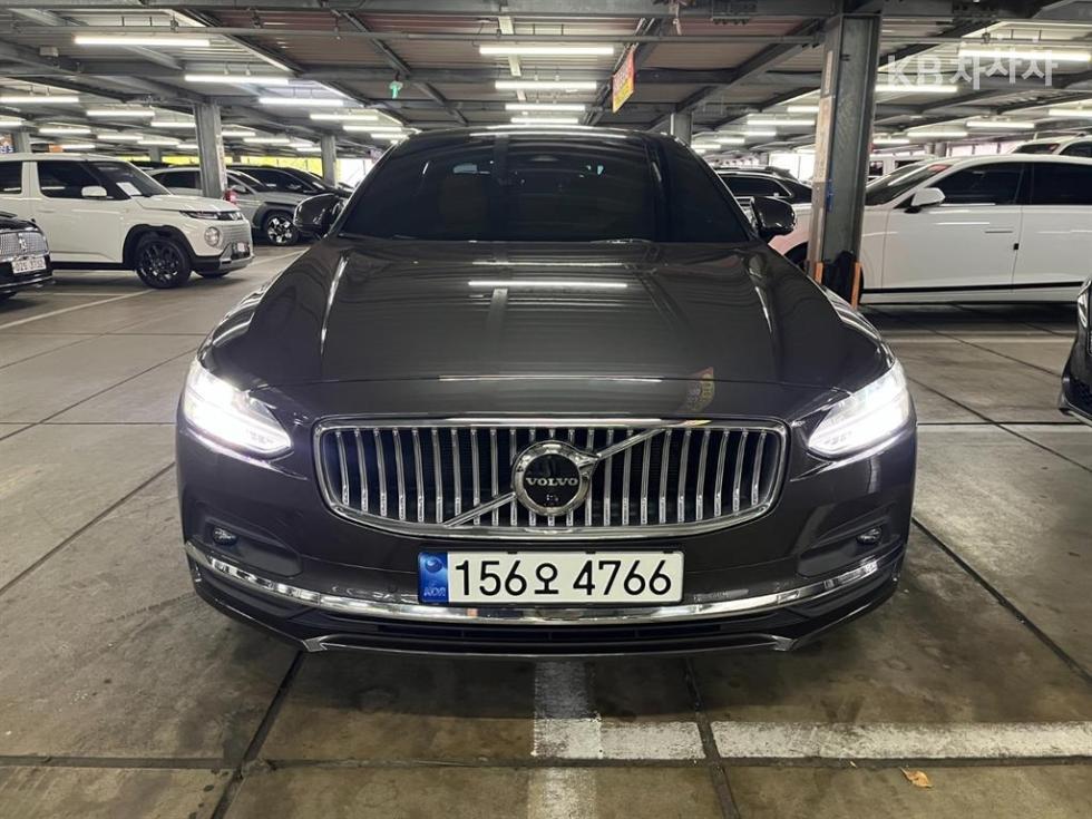 Volvo S90 — фото 1