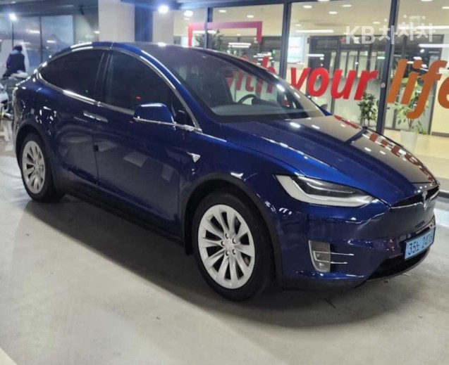 Tesla Model X — фото 2