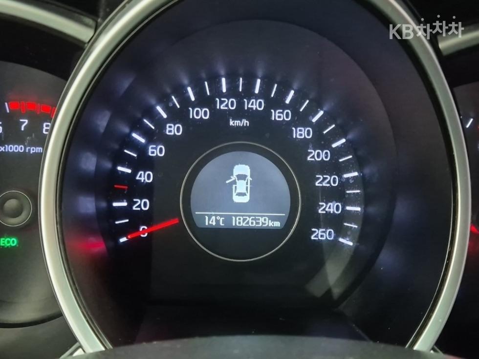 Kia K5 — miniaturë 6