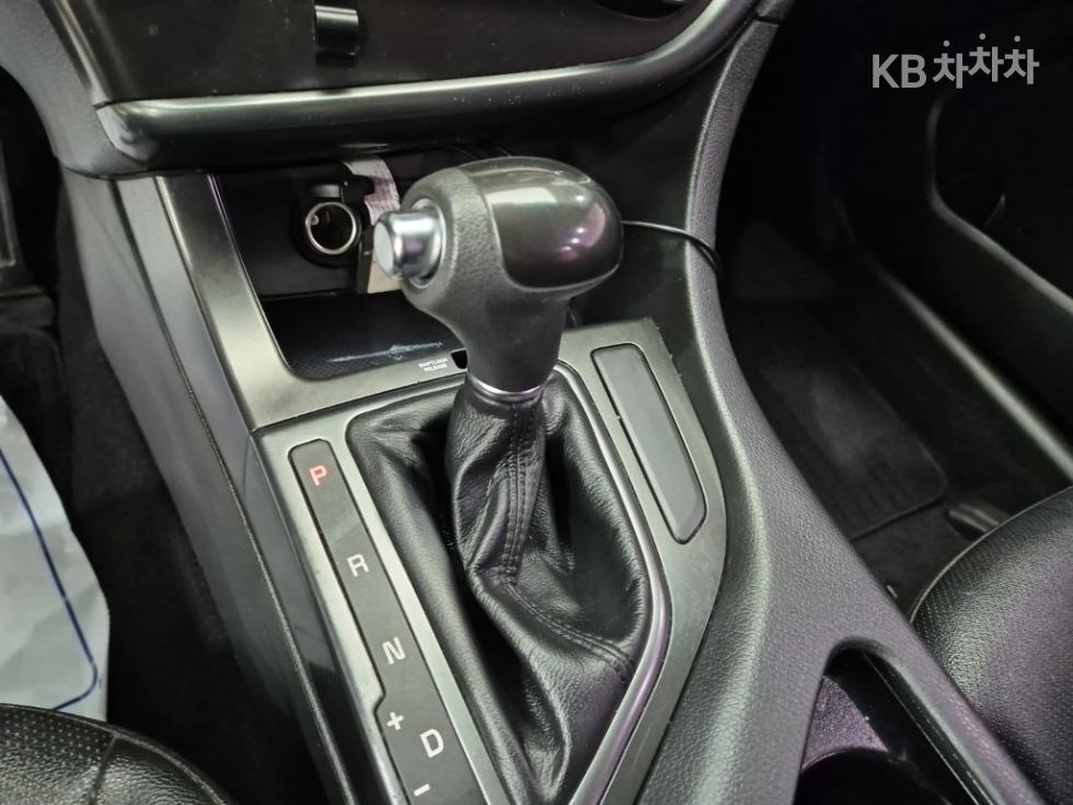 Kia K5 — miniaturë 8