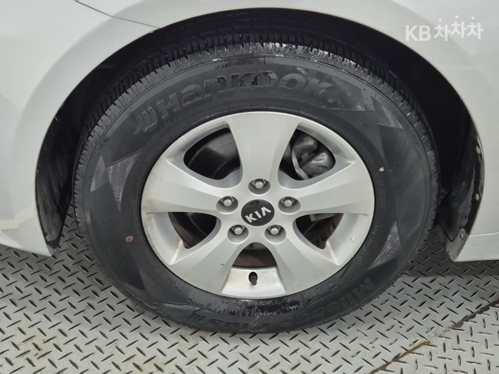 Kia K5 — miniaturë 19