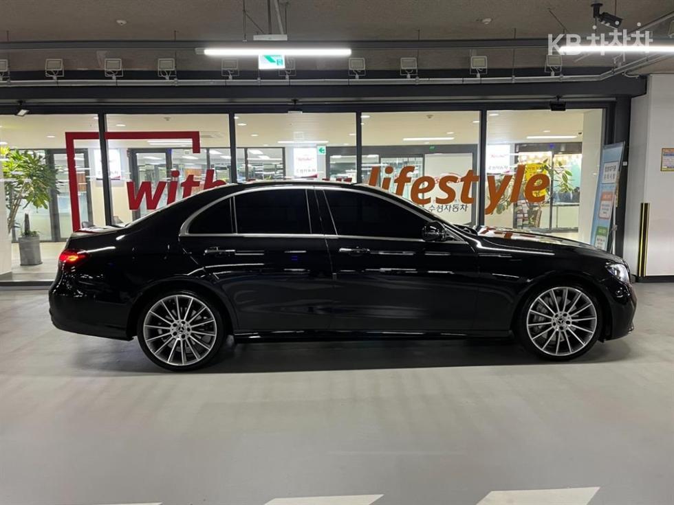 Mercedes-Benz E-Class AMG Line — фото 4