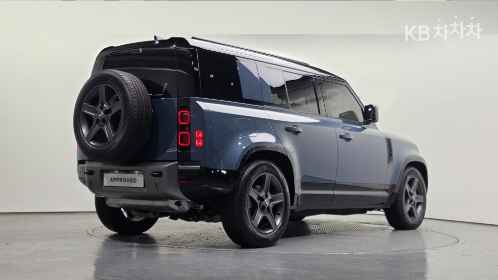 Land Rover Defender — miniaturë 2