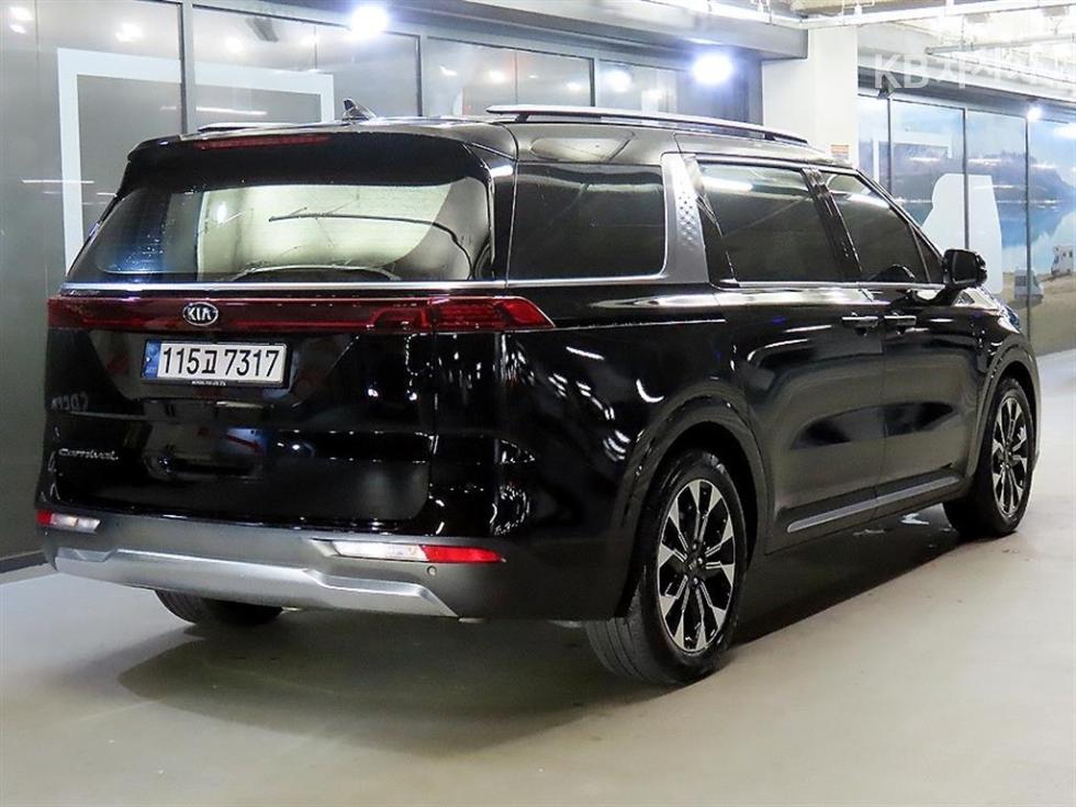 Kia Carnival SIGNATURE — фото 3