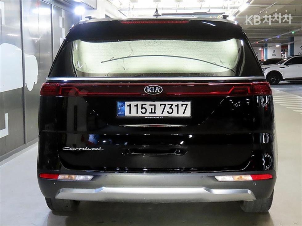 Kia Carnival SIGNATURE — фото 4