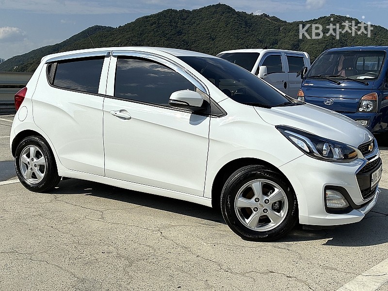 GM Korea Chevrolet Spark BASE MODEL — фото 2