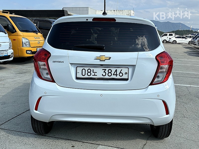 GM Korea Chevrolet Spark BASE MODEL — фото 3
