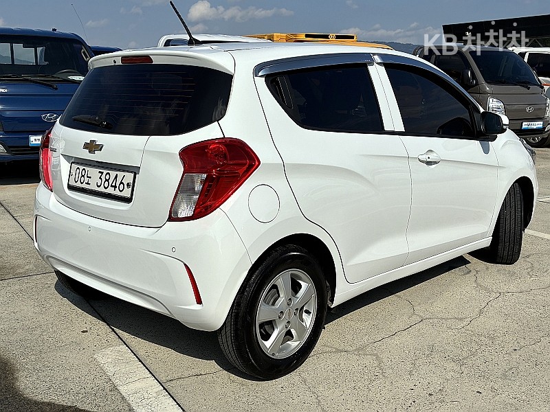 GM Korea Chevrolet Spark BASE MODEL — фото 4