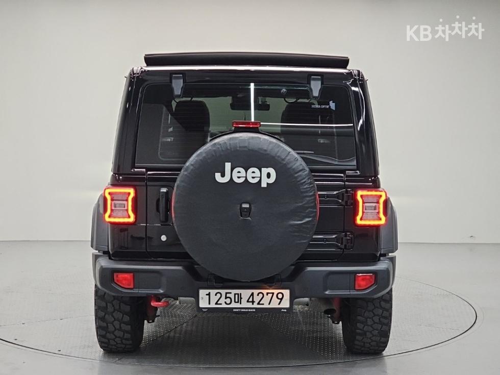 Jeep Wrangler BASE MODEL — фото 3