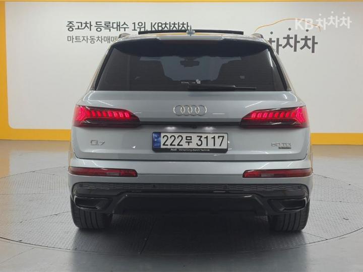 Audi Q7 — miniaturë 3