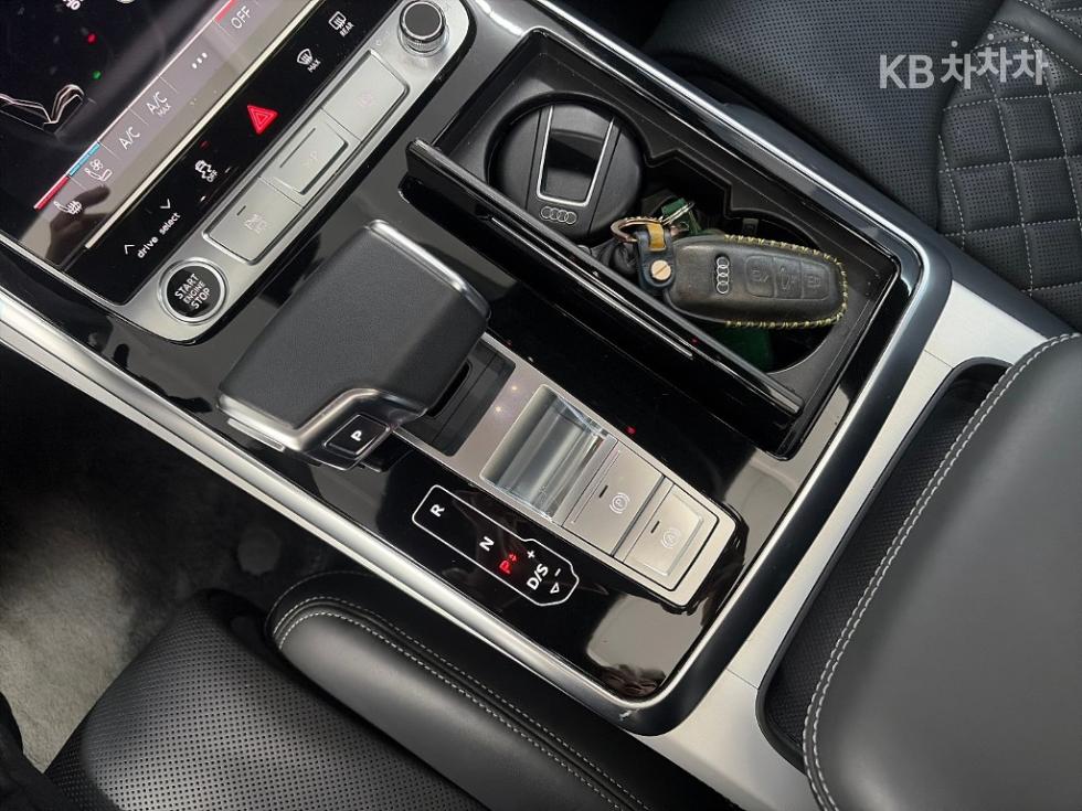 Audi Q7 — miniaturë 8