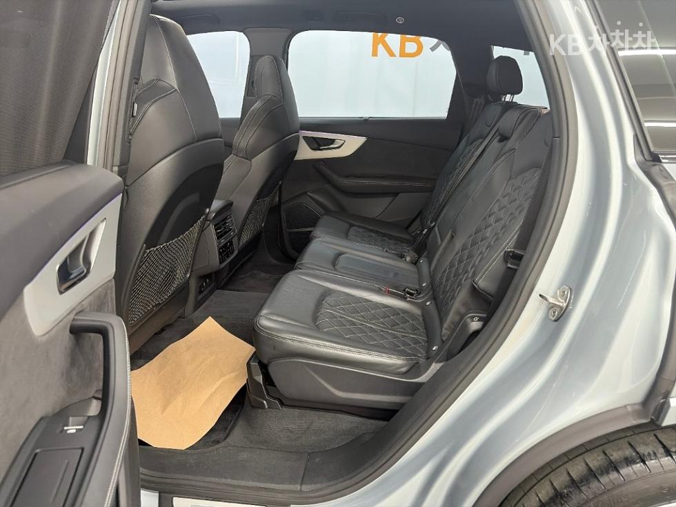 Audi Q7 — miniaturë 12