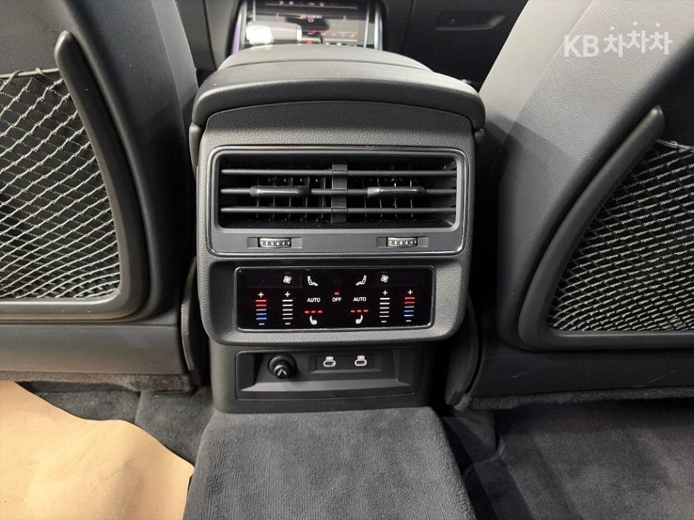 Audi Q7 — miniaturë 13