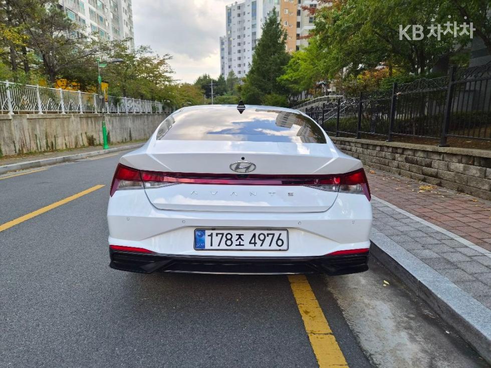 Hyundai Avante — фото 3