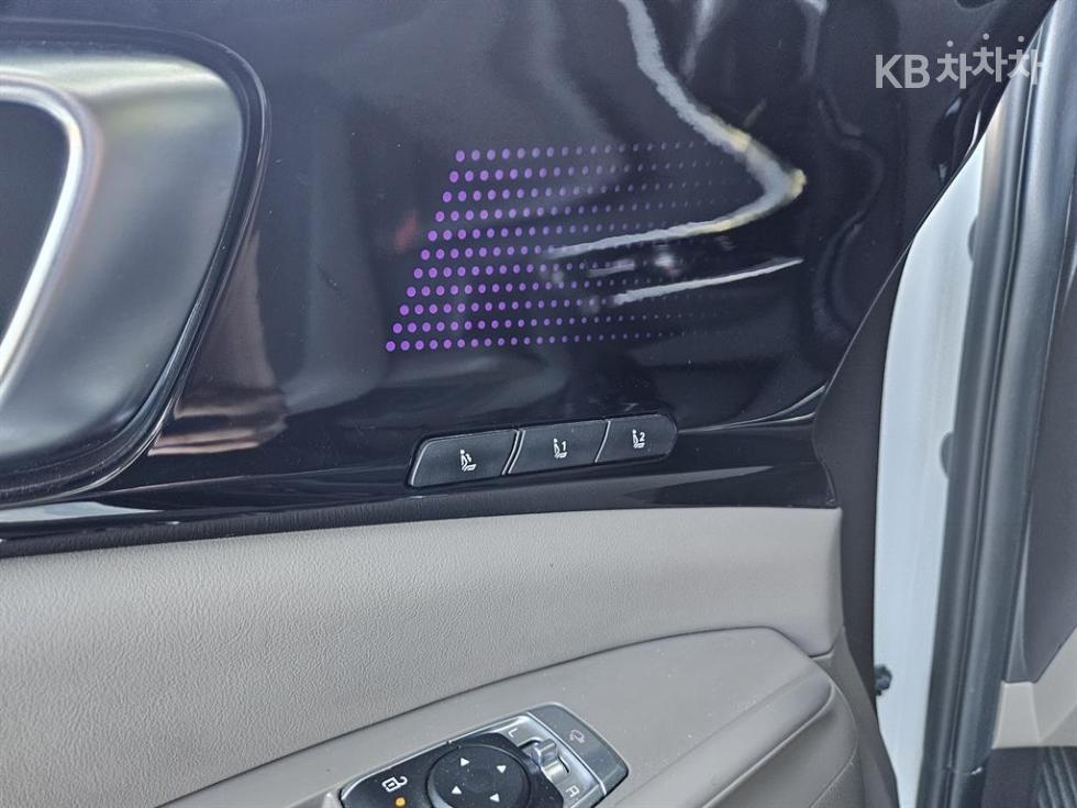 Kia Carnival — miniaturë 8
