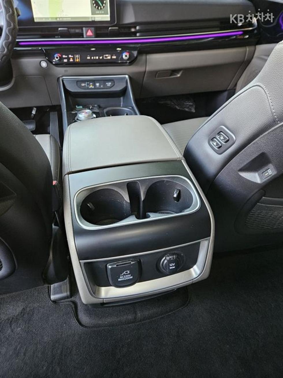 Kia Carnival — miniaturë 9