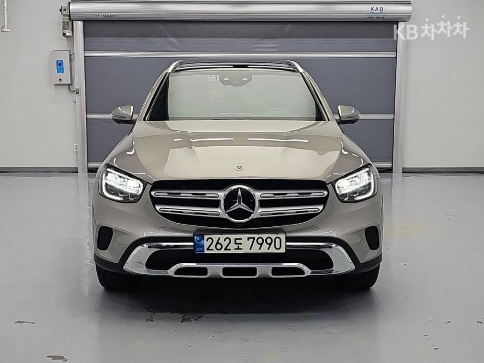 Mercedes-Benz GLC-Class BASE MODEL — фото 2