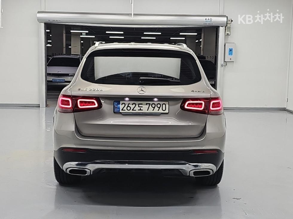 Mercedes-Benz GLC-Class BASE MODEL — фото 3