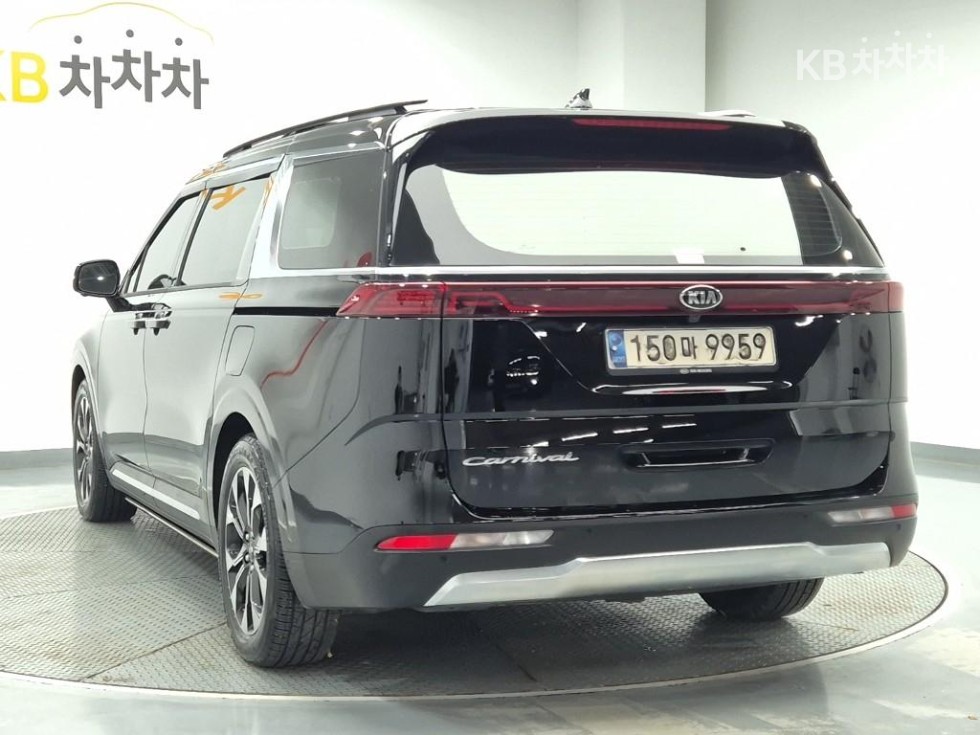 Kia Carnival SIGNATURE — фото 4