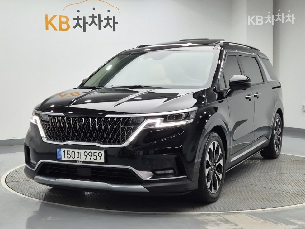 Kia Carnival SIGNATURE — фото 1